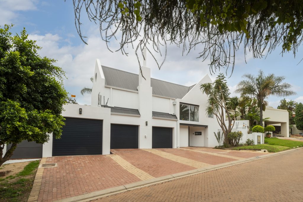 Angus11 Street view of the unified home exterior, Benmore Gardens