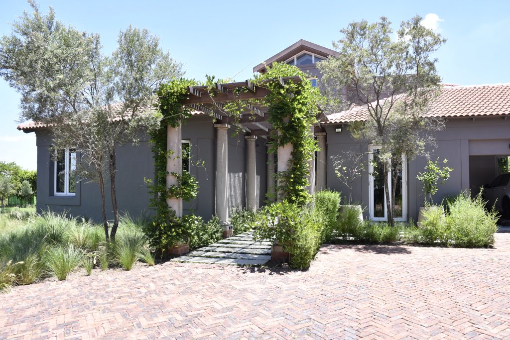 saddlebrook02 front entrance, Saddlebrook estate