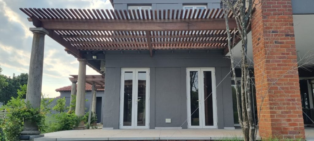 Timber-slat pergola, Saddlebrook Estate